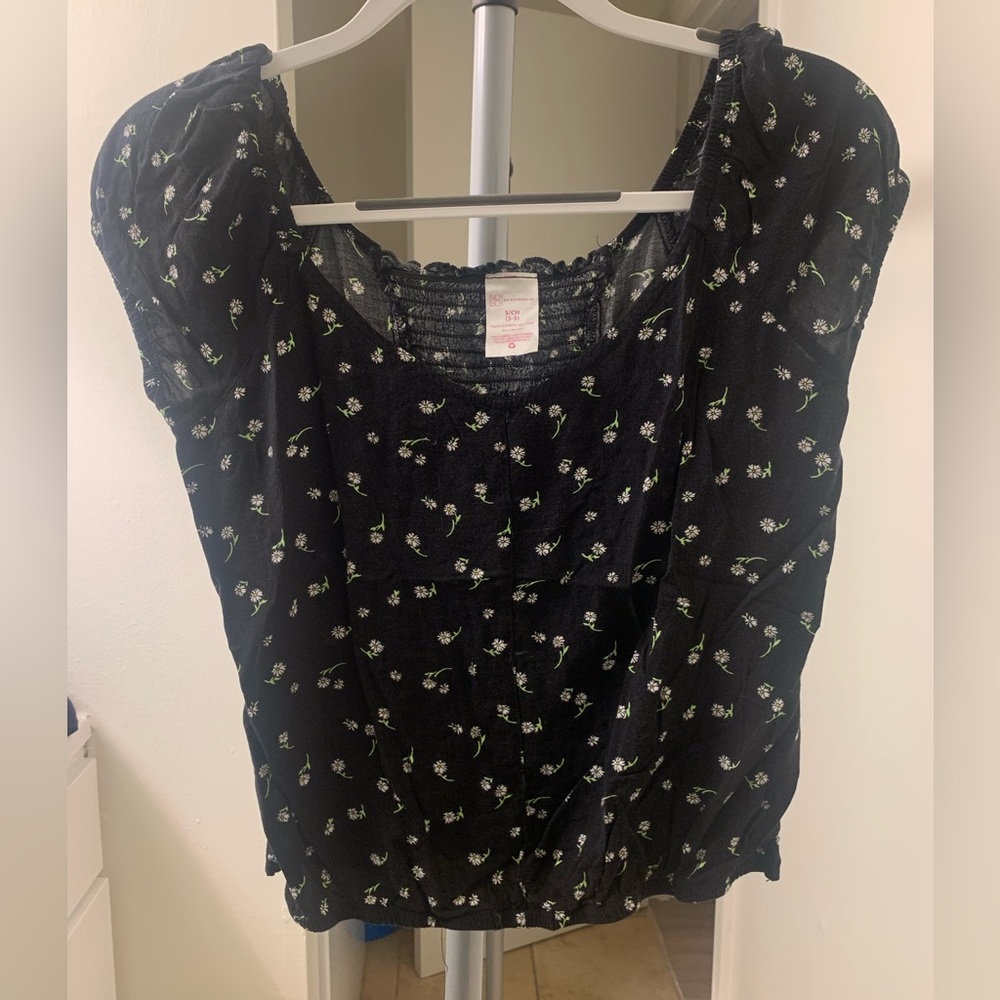 No Boundaries | Black Short Sleeve Floral | Size: S